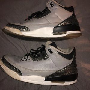 Jordan retro 3 Wolf Gray or grey